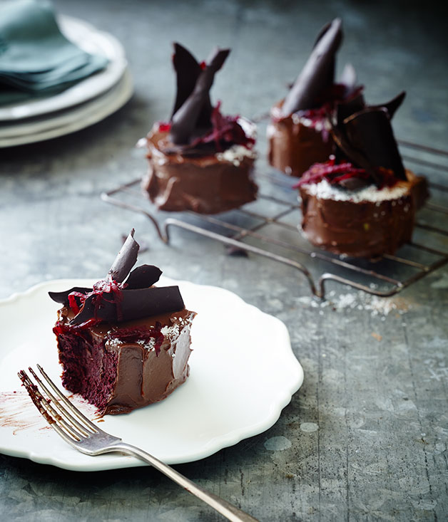 Beetroot chocolate mud cakes