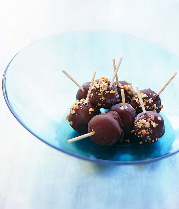 Chocolate orange ice-cream balls with almond praline